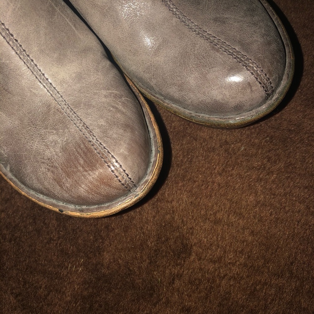 BORN‎ leather ankle bootie